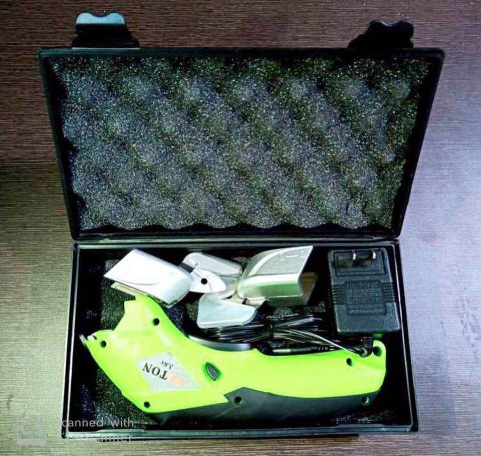 Futon Best 110V-220V Electric Cordless Chargeable Fabric Sewing Scissors