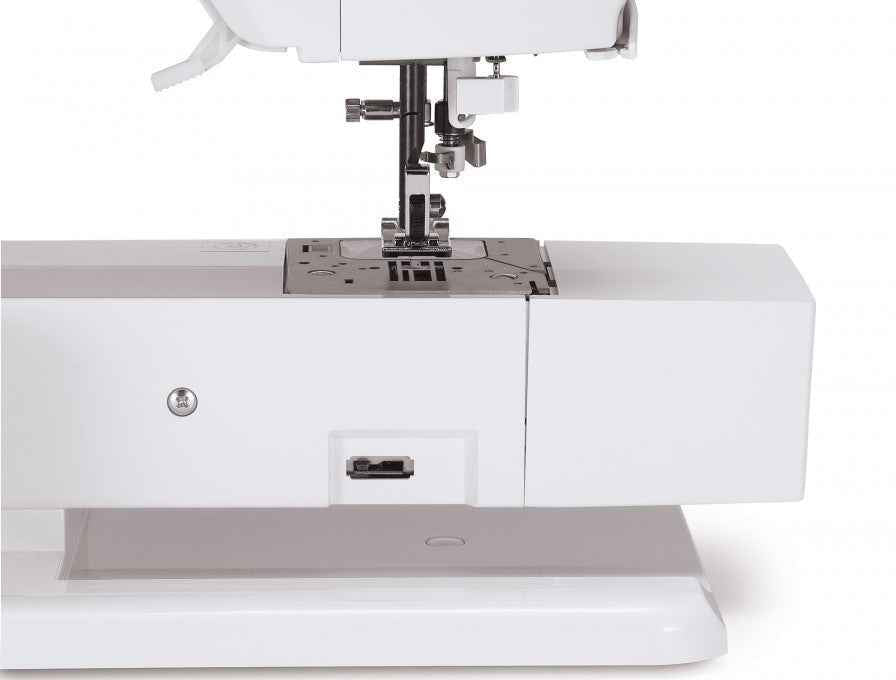 Singer XL-550 | FUTURA  stitching and embroidery machine