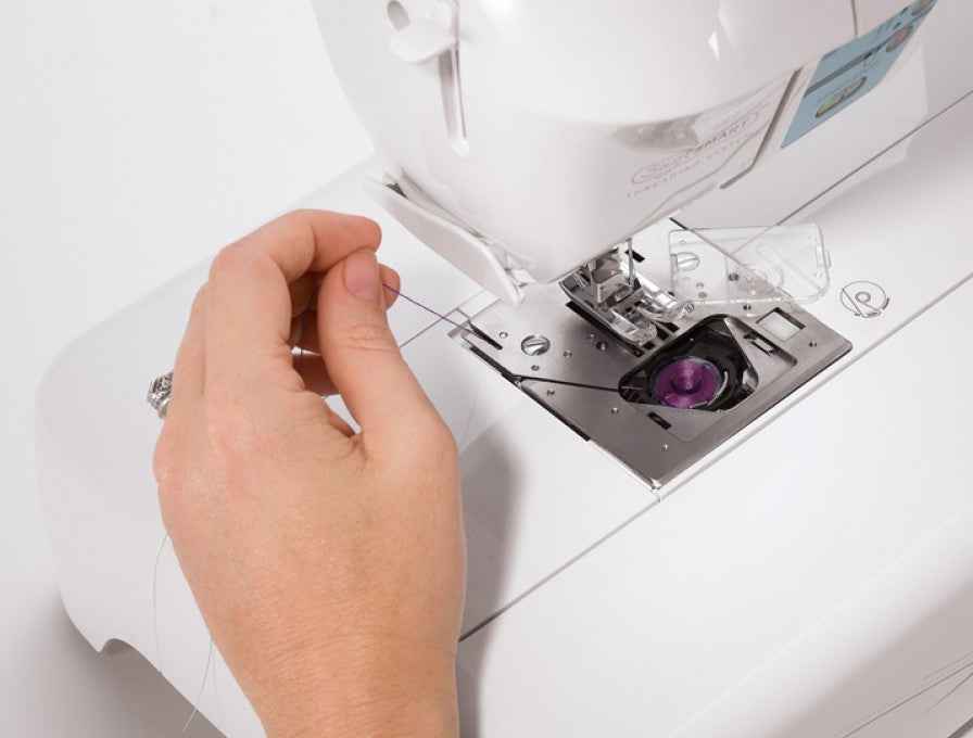 Singer XL-550 | FUTURA  stitching and embroidery machine