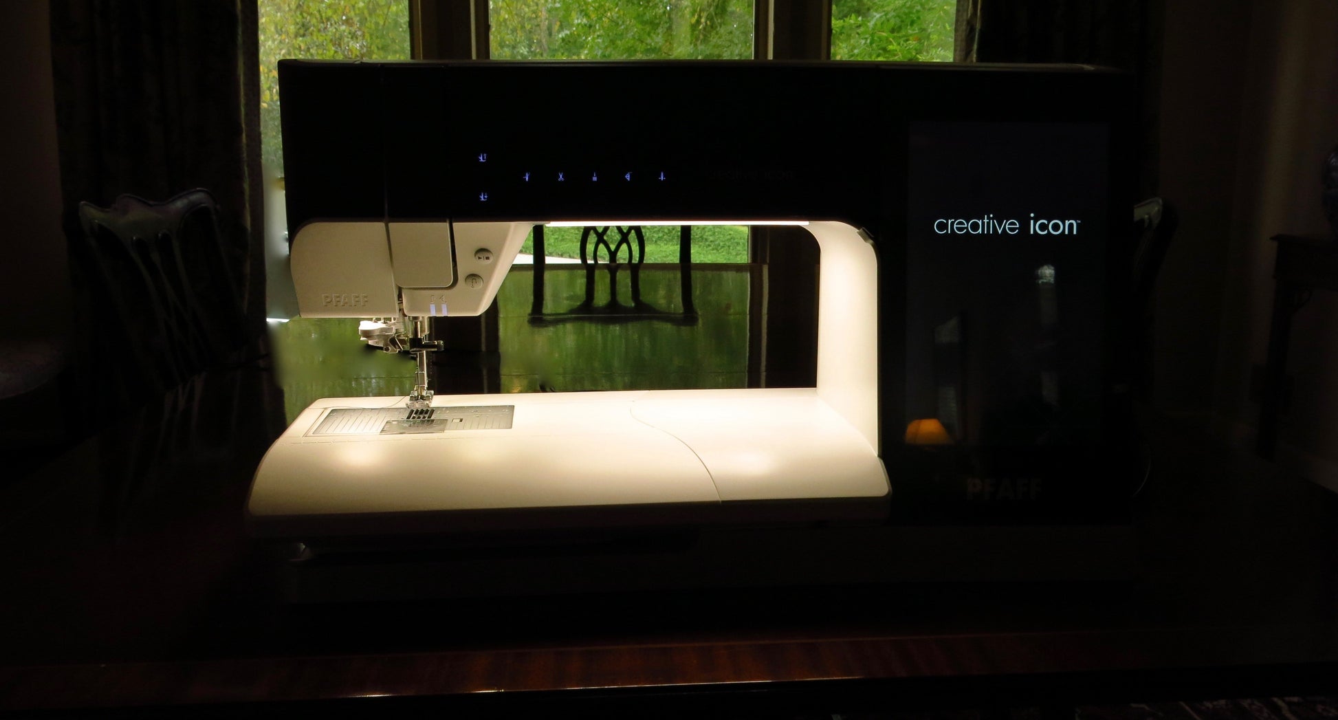 PFAFF CREATIVE ICON EMBROIDERY MACHINE