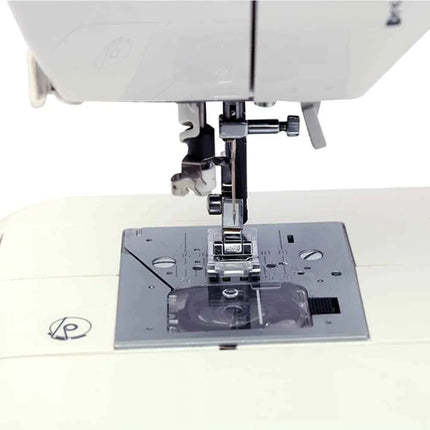 Singer Curvy 8770 sewing machine