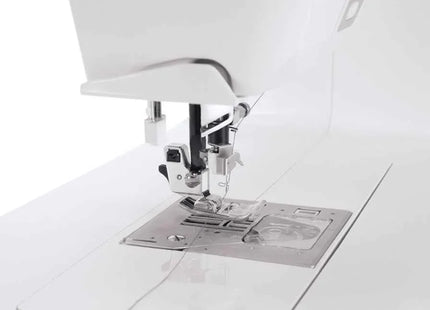 Singer XL-550 | FUTURA  stitching and embroidery machine