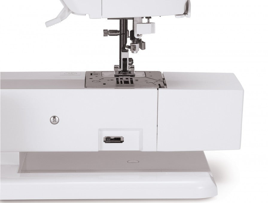 Singer XL-550 | FUTURA  stitching and embroidery machine