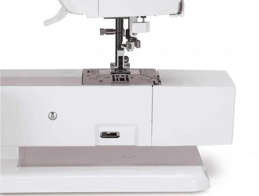 Singer XL-550 | FUTURA  stitching and embroidery machine