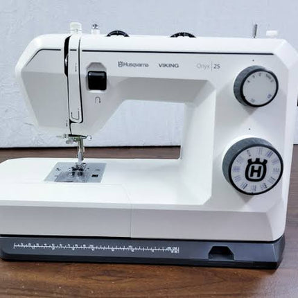 Husqvarna Onyx 25 Sewing Machine